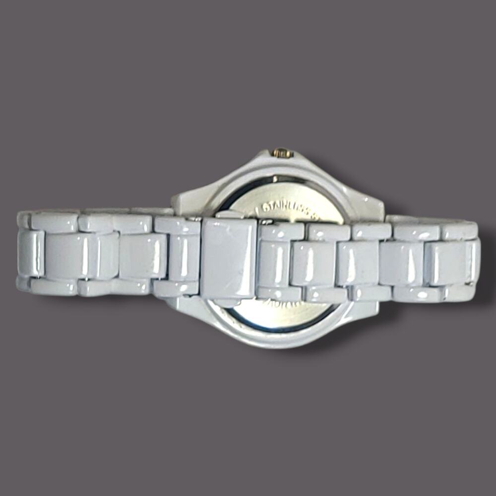 XOXO Women's White & Gold Tone Chronograph Wrist Watch XO5287 New Battery - Picture 6 of 8